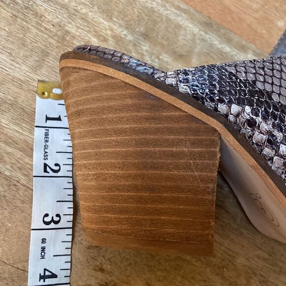 Chinese Laundry Snake Skin Print Heeled Mule Size 6 - Picture 7 of 11